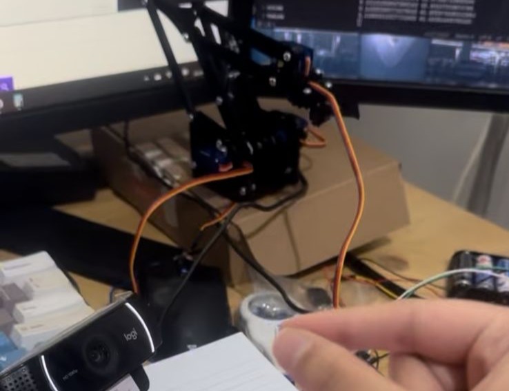 CV-controlled Robot Arm